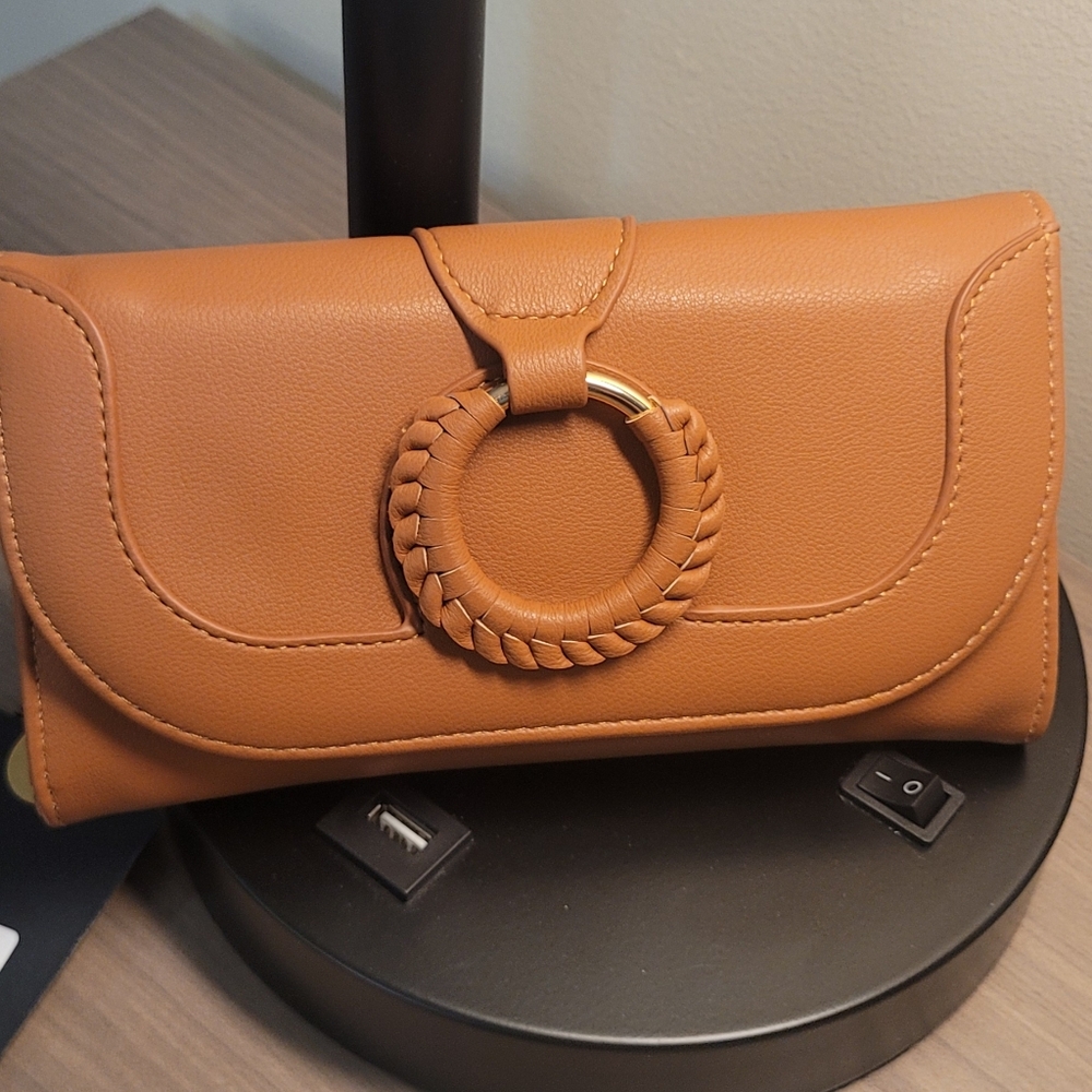 Moda Luxe Demi Wallet - Picture 6 of 13